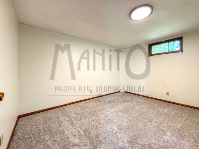Building Photo - Tranquil Home Steps from Manito Park