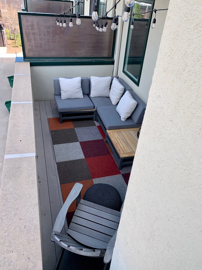 3rd Floor Deck - 11853 Bradburn Blvd