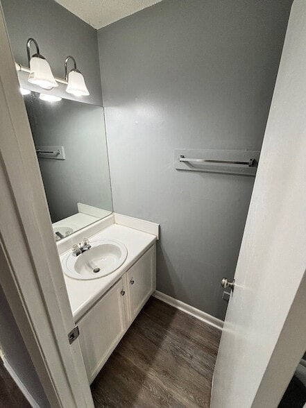 Building Photo - 3415 Meadow Ct