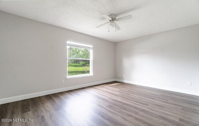 Building Photo - 557 Grand Parke Dr