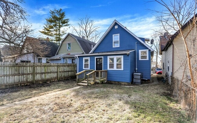 Building Photo - 3 Bed Home Accepting section 8 housing vouchers!