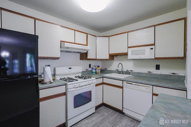 Building Photo - 809 Woodhaven Dr