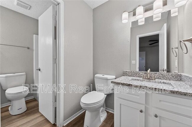 Building Photo - 4418 Acoma St