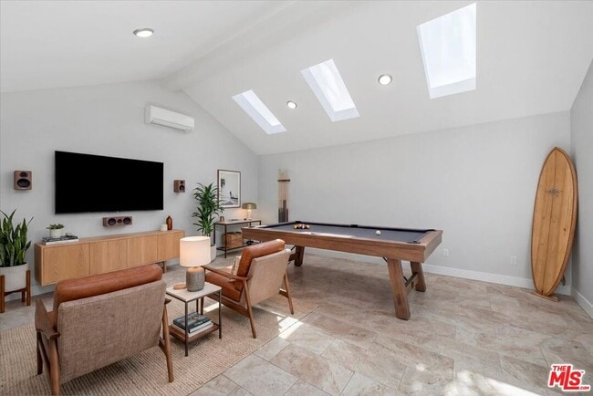 Building Photo - 645 N Sierra Bonita Ave