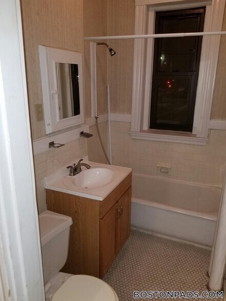 Building Photo - 17-19-19 Washington St S