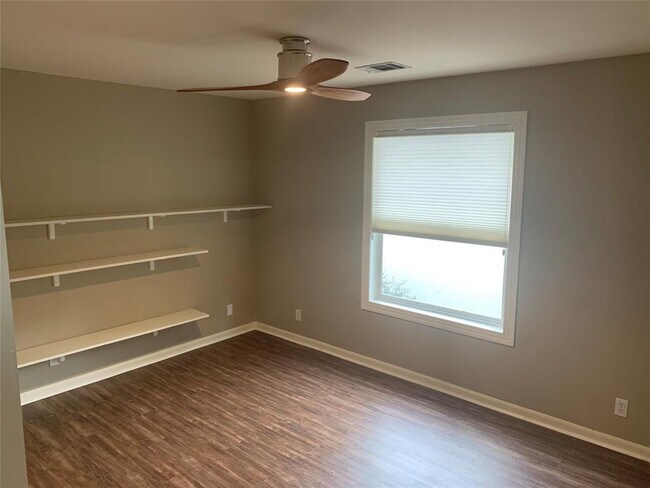 Building Photo - 2237 Shark Loop