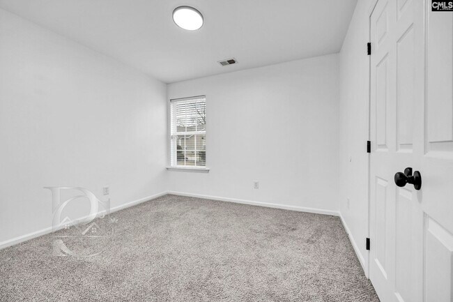 Building Photo - 86 Deertrot Ct