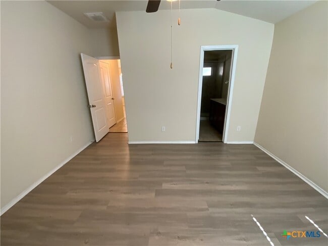 Building Photo - 5205 Cicero Dr