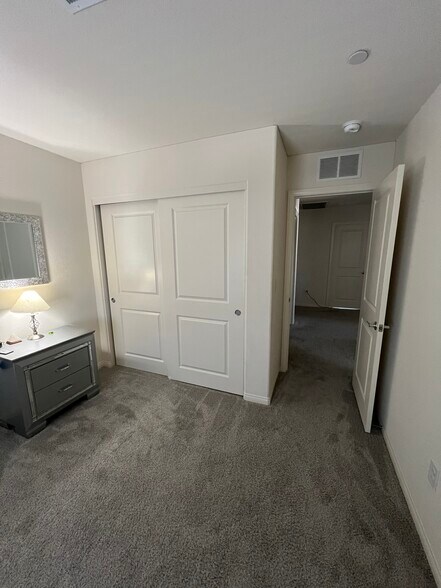 3rd bedroom - 2658 Blizzard Blue Ct