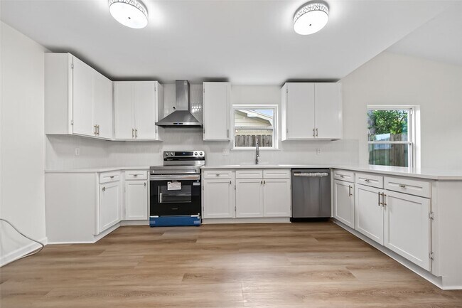 Building Photo - 24014 Nomini Hall Ln