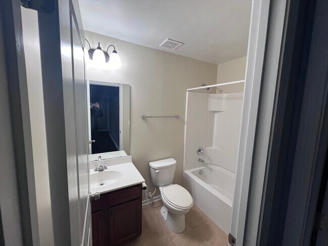 Upstairs Bathroom (Shared) - 5 Catawba Way