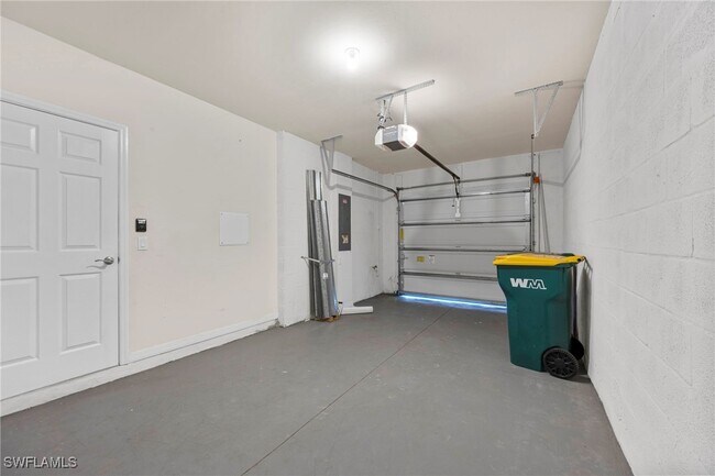 Building Photo - 15484 Wildflower Cir