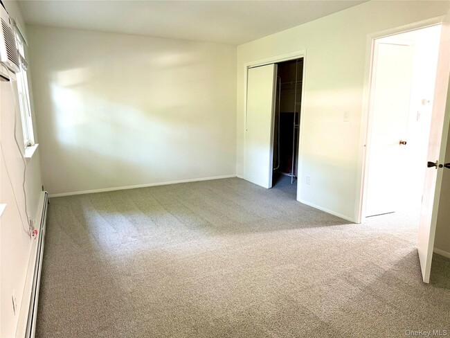 Building Photo - 209 Everett Pl