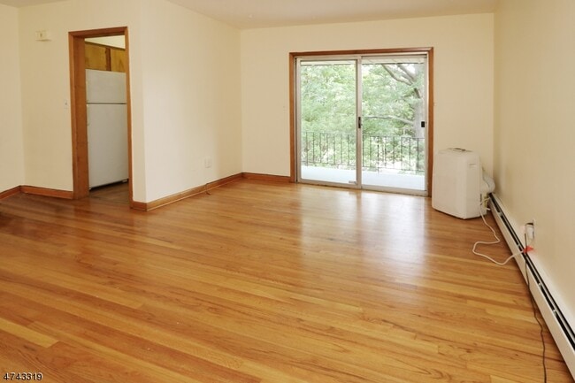 Building Photo - 2 Westervelt Pl