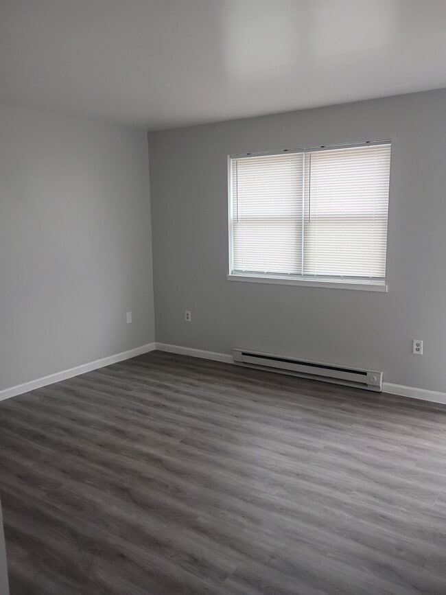 Building Photo - 25 Walnut Mill Ln