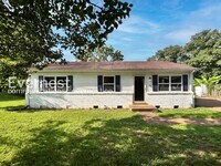 Building Photo - 3-Bed/2-Bath/Pet Friendly/Available Soon!