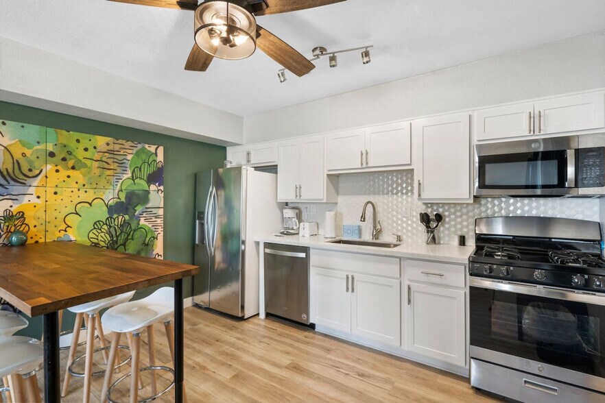 Building Photo - 3314 N 66th Pl
