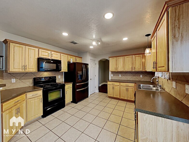 Building Photo - 7842 Sterling Manor