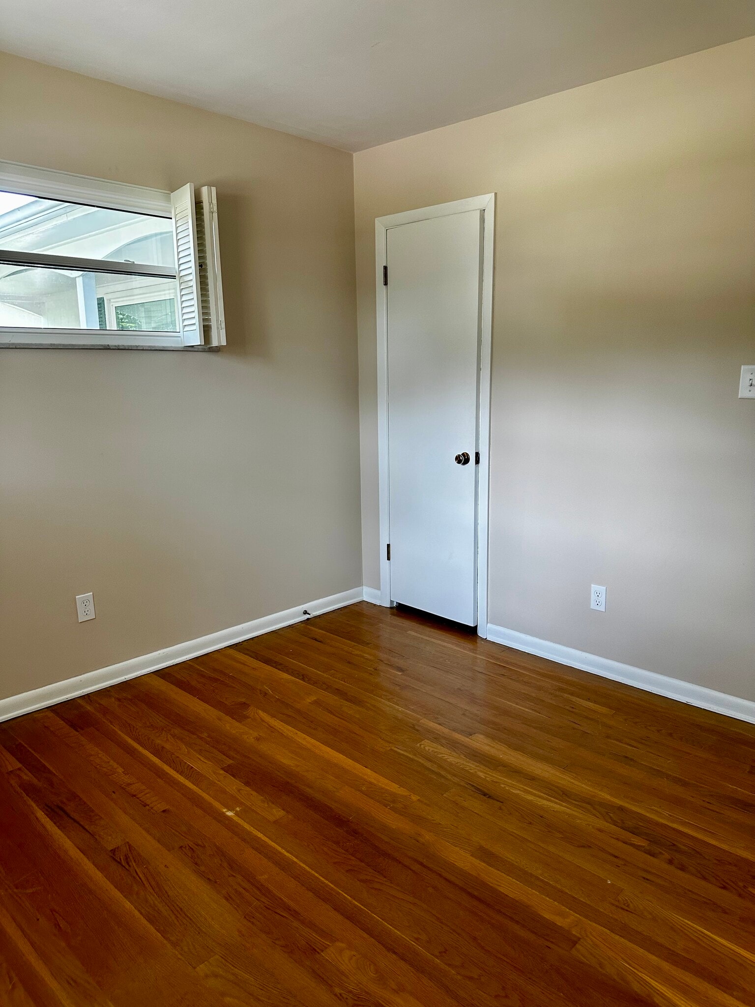 Building Photo - 2671 Montcalm Rd