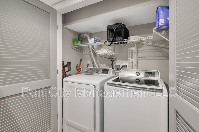 Building Photo - 504 S Milton Ave