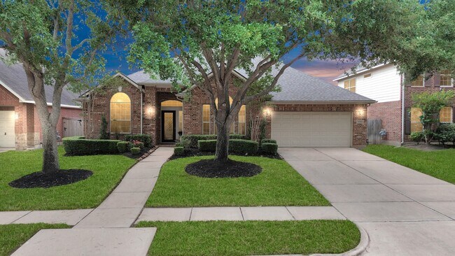 Building Photo - 8030 Crescent Knolls Dr