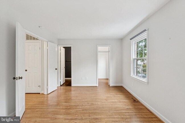 Building Photo - 5875 Woodfield Estates Dr
