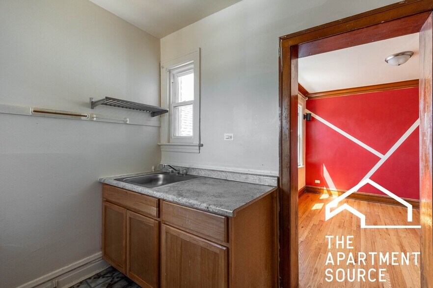 Building Photo - 5559 W Altgeld St