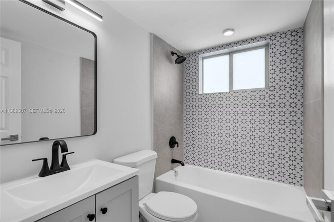 Building Photo - 560 NE 63rd St