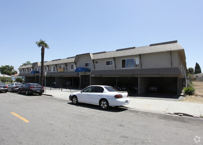 1230 - 1240 W 105th St - 1230-1240 W 105th St