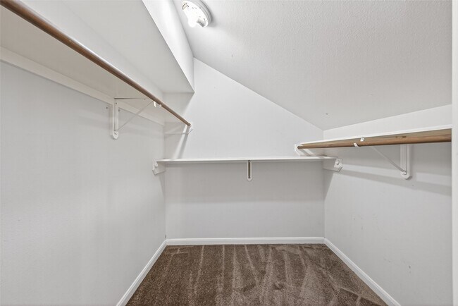 Building Photo - 232 Doncaster