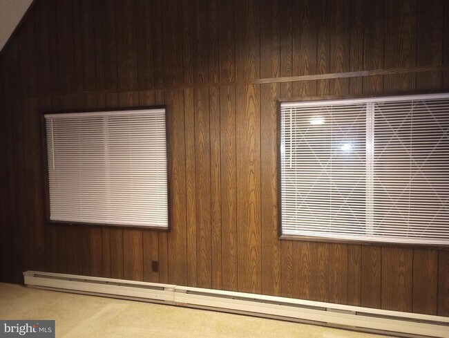 Building Photo - 131 Outer Dr