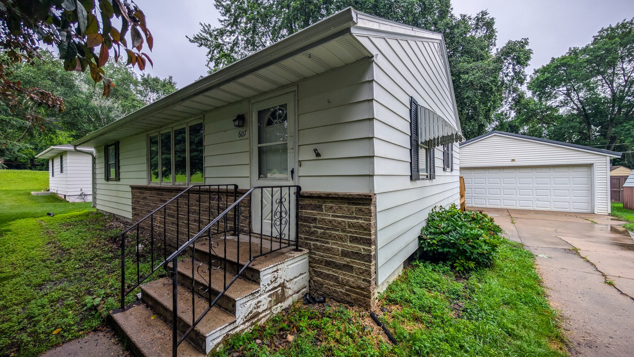 Building Photo - 607 Roiland St