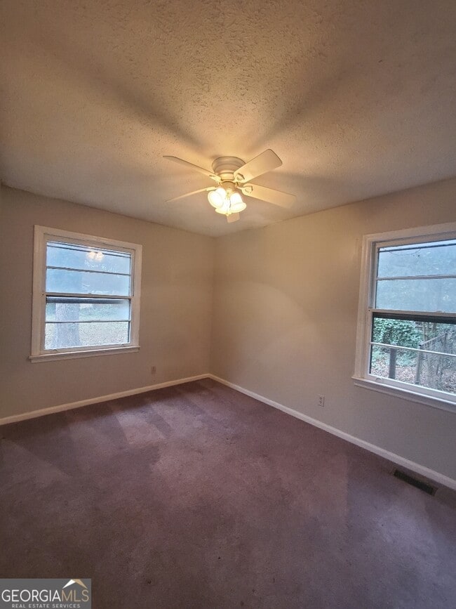 Building Photo - 498 North Ave