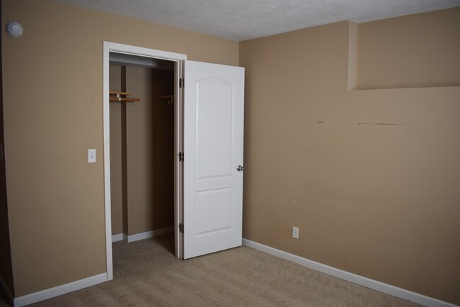 Building Photo - Beautiful spacious home in Waynesville
