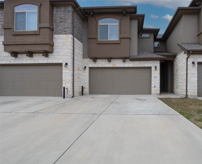 Primary Photo - 2880 Donnell Dr