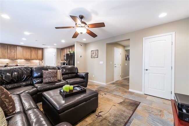 Building Photo - 10953 Toscano Gardens St