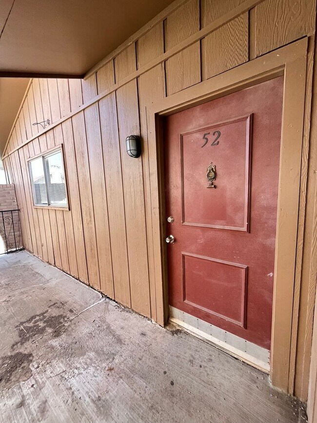 Building Photo - Spacious 1 bed 1 bath apartment