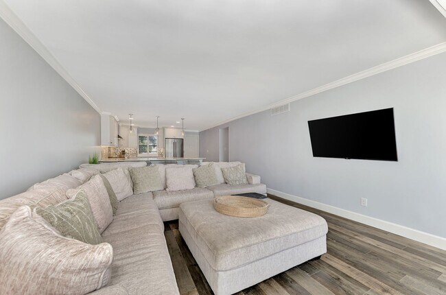 Building Photo - LUXURY LONGBOAT LIVING AT IT’S FINEST! AVA...