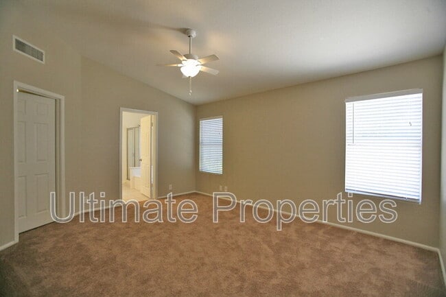 Building Photo - 7721 W Tonto Dr