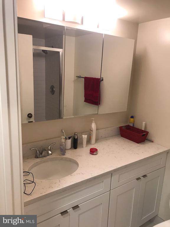 Building Photo - 2020 Walnut St