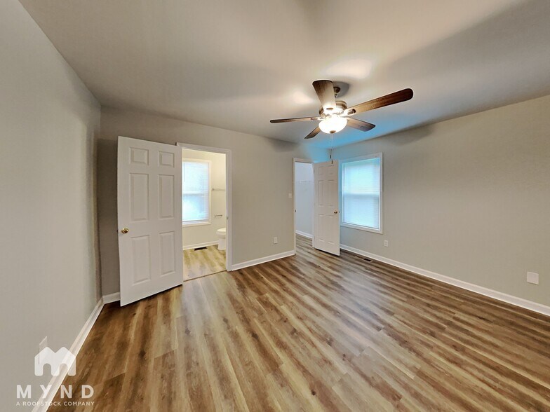 Building Photo - 5406 S New Hope Rd