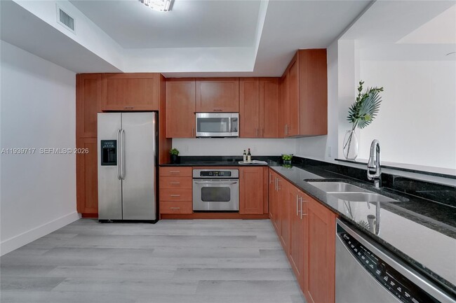 Building Photo - 3340 NE 190th St