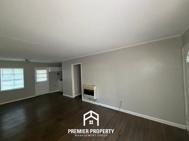 Building Photo - 1493 Rebecca St