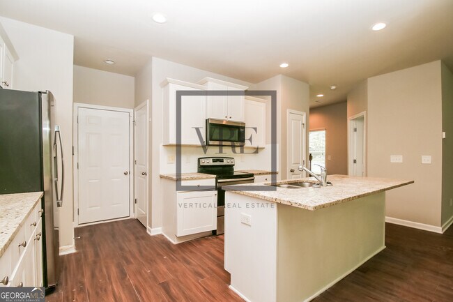 Building Photo - 133 Avonwood Cir