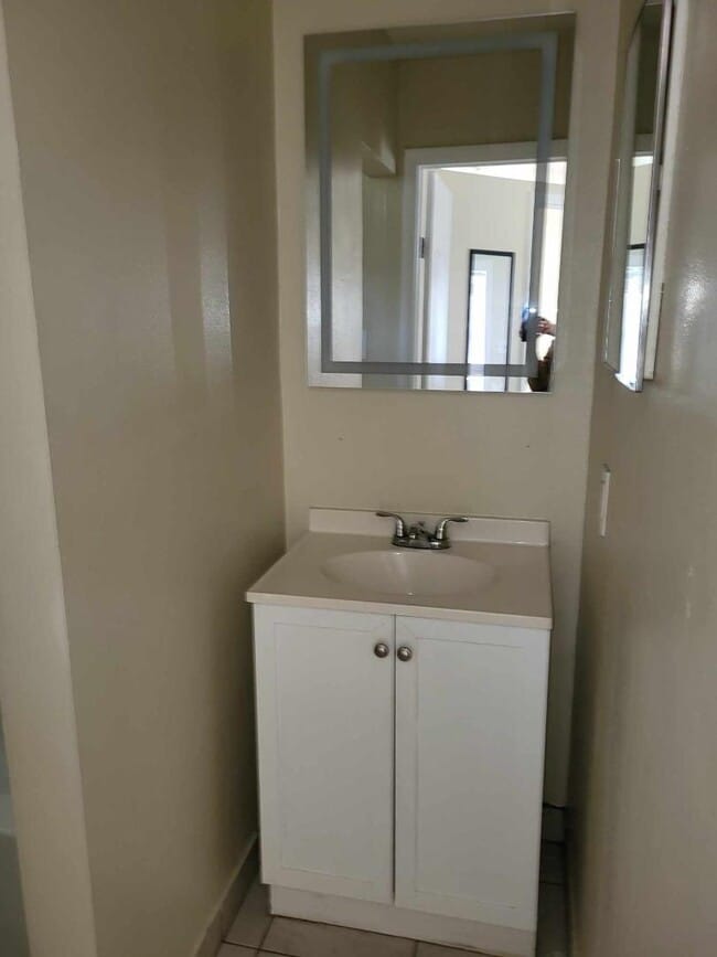 Building Photo - 10635 Kim Ln