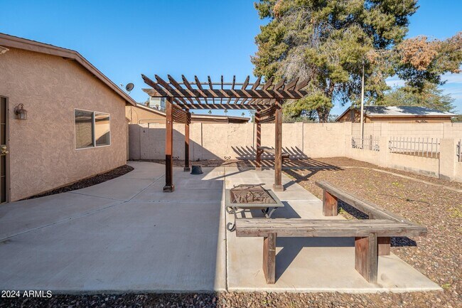 Building Photo - 6610 W McKinley St