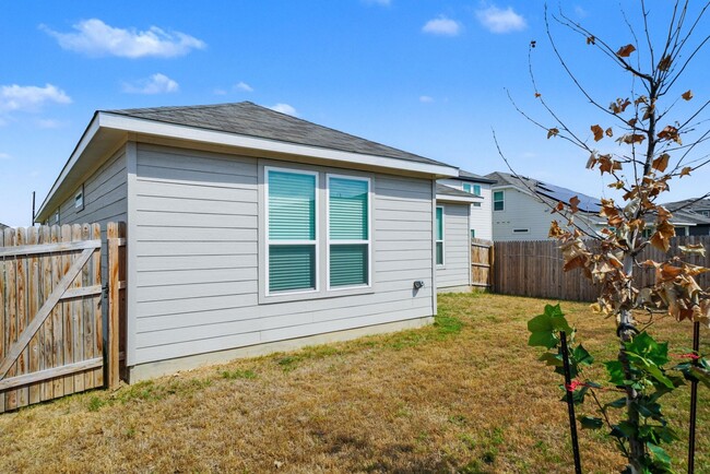 Building Photo - Beautifully Maintained Single-Story Home i...