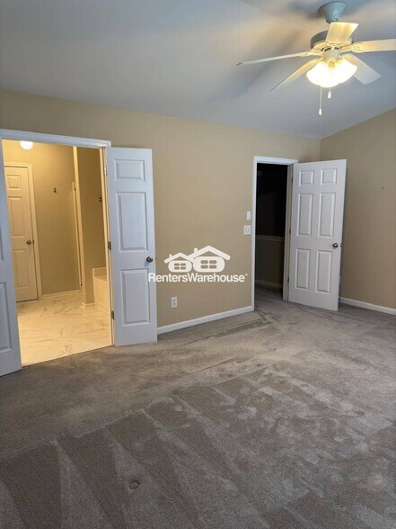 Building Photo - 5021 Sherwood Way