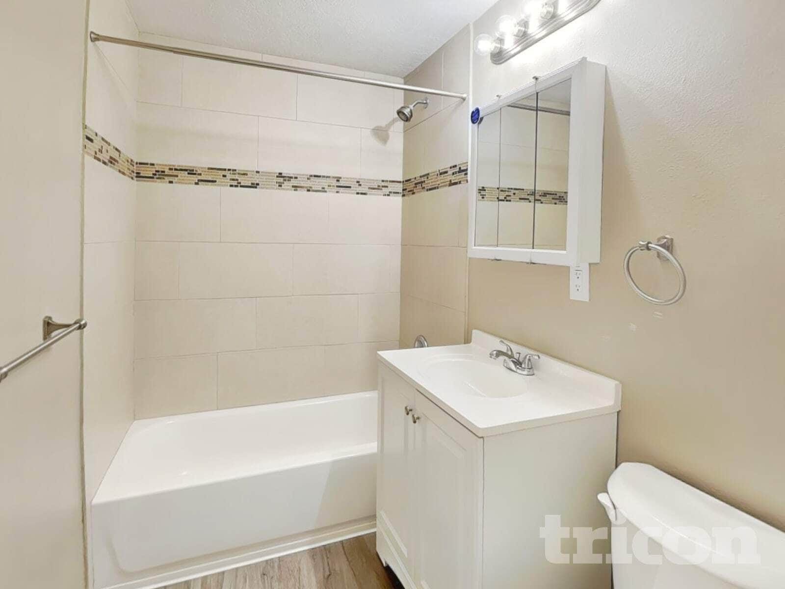 Building Photo - 1204 Betts St NE