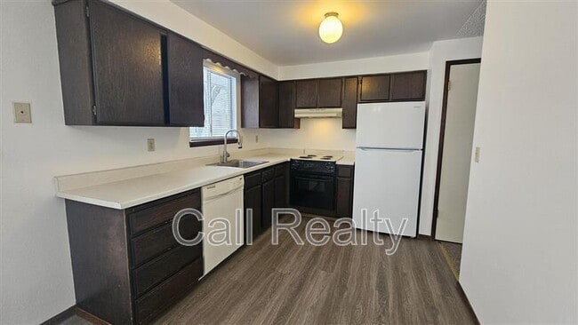 Building Photo - 719 S Century Ct